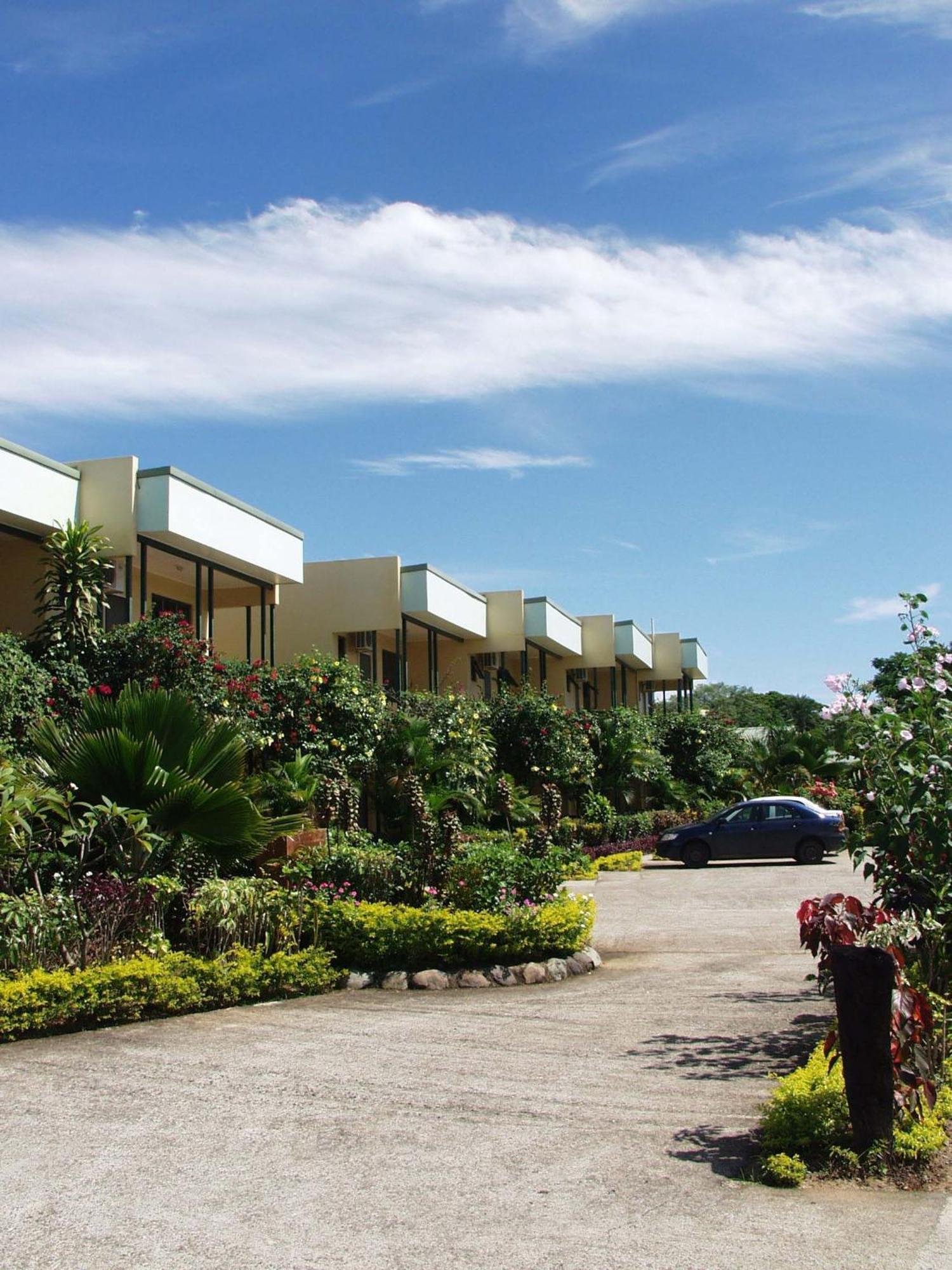 Grand West Villas Nadi Exteriör bild