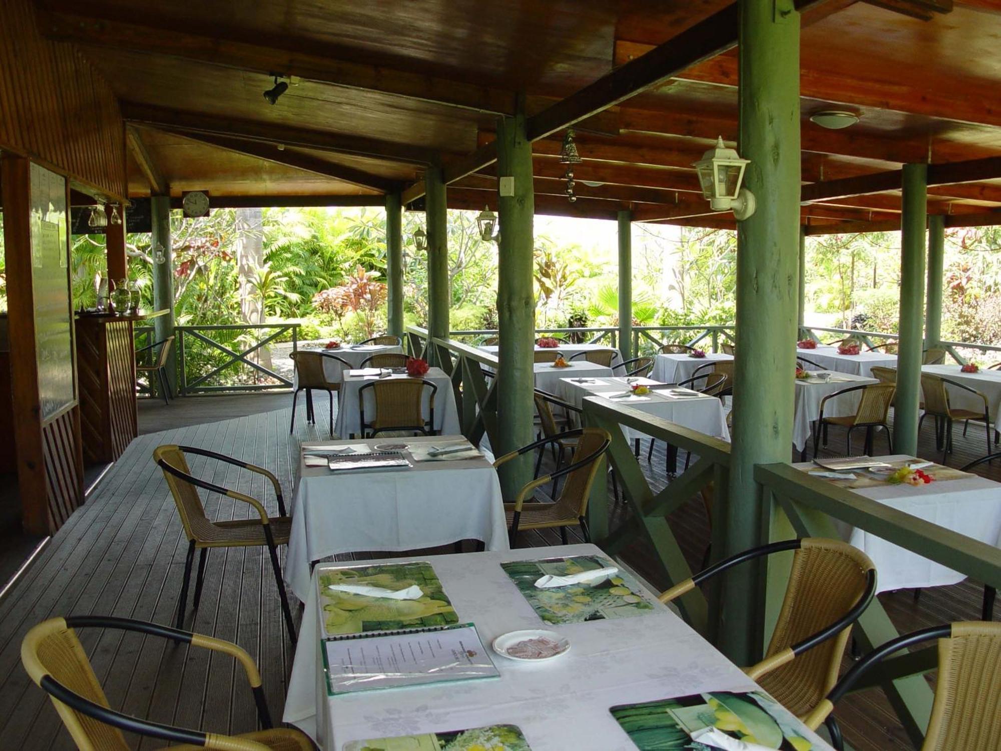 Grand West Villas Nadi Exteriör bild