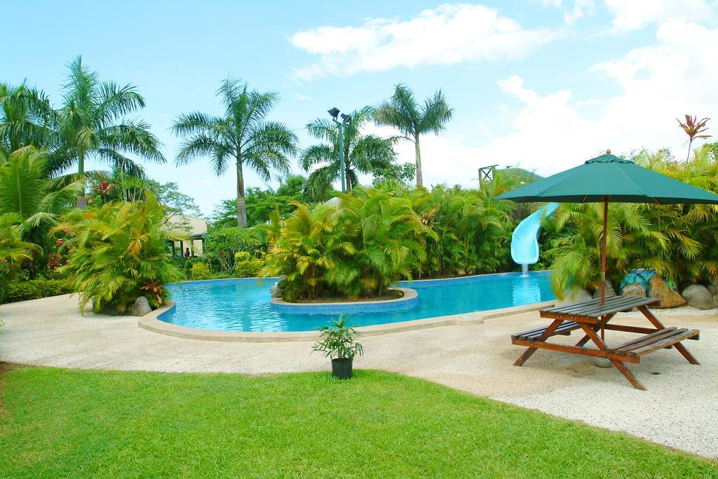 Grand West Villas Nadi Exteriör bild