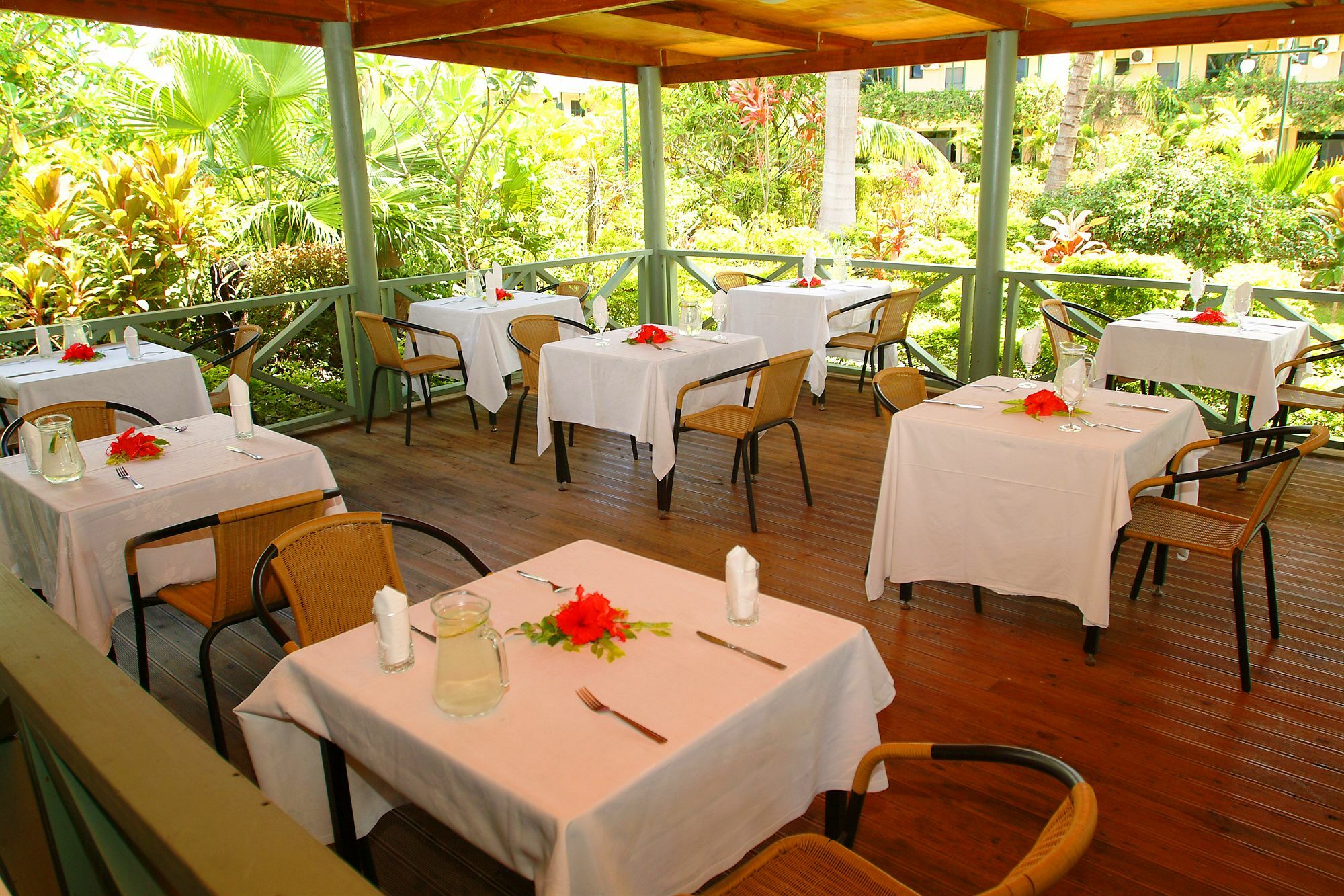 Grand West Villas Nadi Exteriör bild