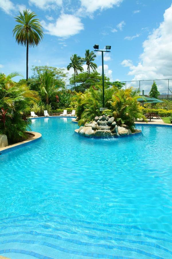 Grand West Villas Nadi Exteriör bild